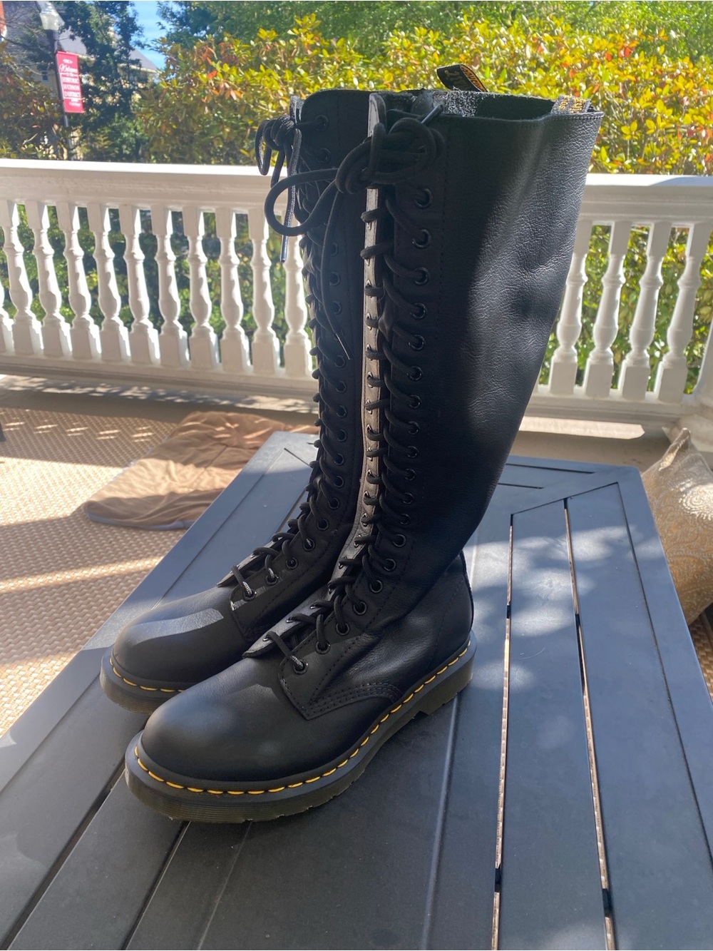 Dr. Martens 1B60 20 Eye Knee High Virginia Leather Women’s sz 9 NWOT - Picture 3 of 7